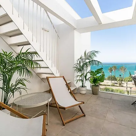 71-beachfront, Brand New Luxury Penthouse Апартаменти