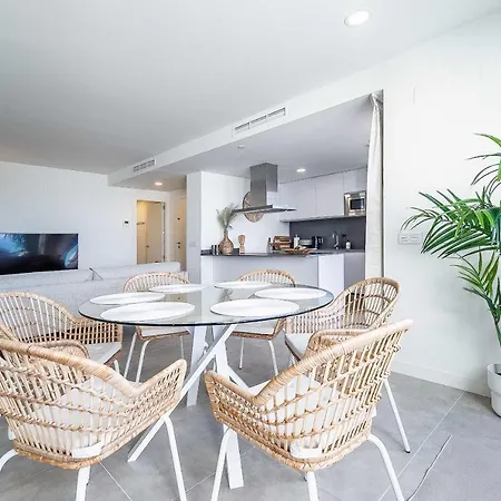 71-beachfront, Brand New Luxury Penthouse Апартаменти