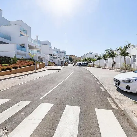 Апартаменти 71-beachfront, Brand New Luxury Penthouse *