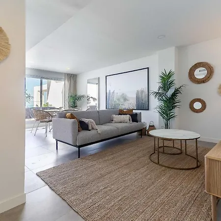 Апартаменти 71-beachfront, Brand New Luxury Penthouse *